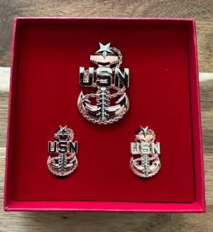 US Navy Chief "Backbone" Anchor (CPO/SCPO/MCPO) | Collar Devices + Cover Pins Set | Navy Edition