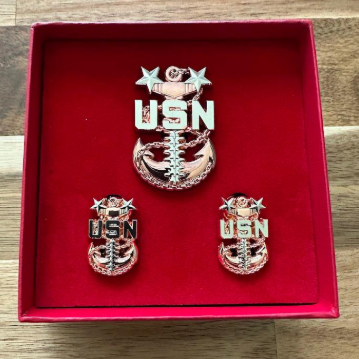 US Navy Chief "Backbone" Anchor (CPO/SCPO/MCPO) | Collar Devices + Cover Pins Set | Navy Edition